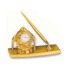 Часы «скафандр» с ручкой на подставке  